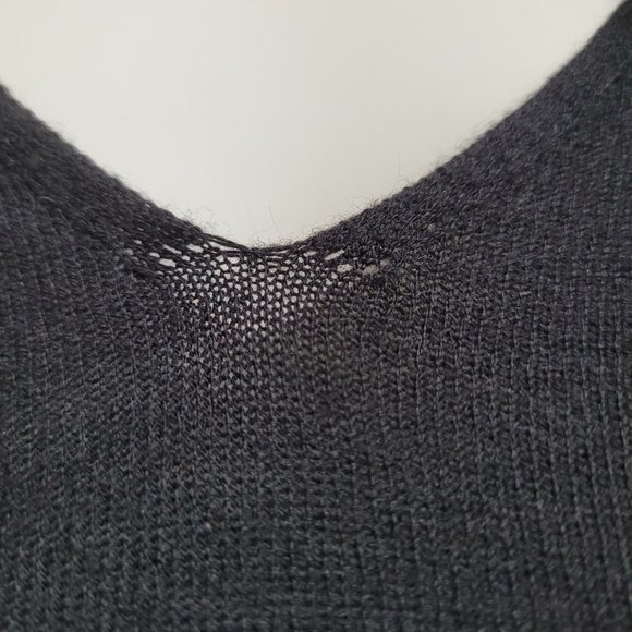 Max Studio Lightweight Bell Sleeve V-neck Sweater XS - Picture 5 of 9